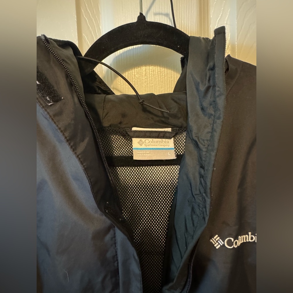 Women’s Columbia Black Lightweight Hooded Rain Jacket- Large - Picture 5 of 7
